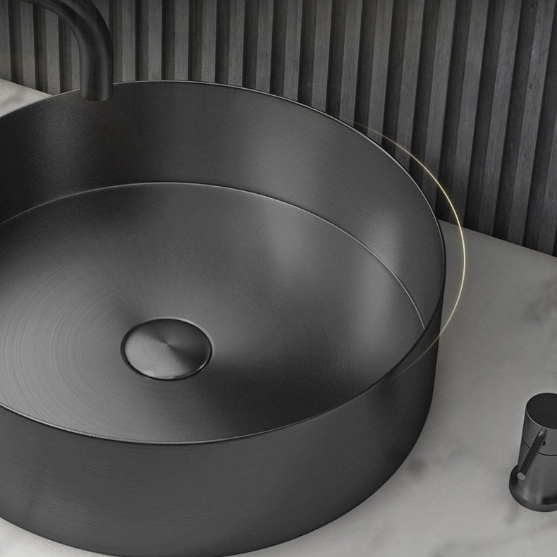 Modern Vessel Sink Round Metal with Basin and Faucet Vessel Lavatory Sink Clearhalo 'Bathroom Remodel & Bathroom Fixtures' 'Bathroom Sinks & Faucet Components' 'Bathroom Sinks' 'bathroom_sink' 'Home Improvement' 'home_improvement' 'home_improvement_bathroom_sink' 6511180