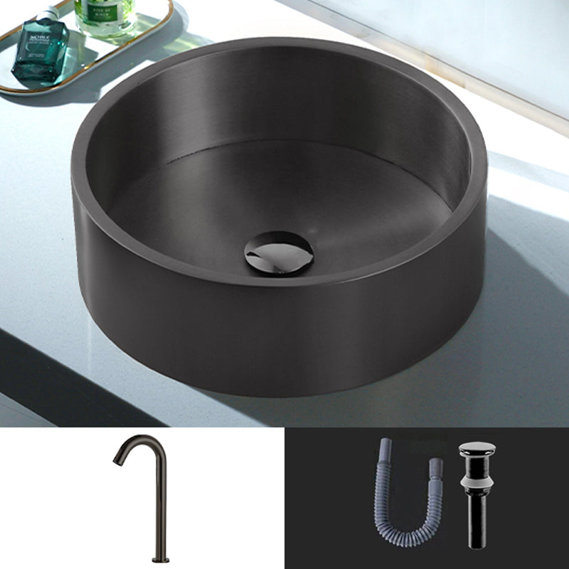 Modern Vessel Sink Round Metal with Basin and Faucet Vessel Lavatory Sink Black Single Cooling Tap Sink with Faucet Clearhalo 'Bathroom Remodel & Bathroom Fixtures' 'Bathroom Sinks & Faucet Components' 'Bathroom Sinks' 'bathroom_sink' 'Home Improvement' 'home_improvement' 'home_improvement_bathroom_sink' 6511187