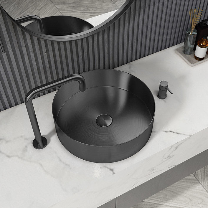 Modern Vessel Sink Round Metal with Basin and Faucet Vessel Lavatory Sink Clearhalo 'Bathroom Remodel & Bathroom Fixtures' 'Bathroom Sinks & Faucet Components' 'Bathroom Sinks' 'bathroom_sink' 'Home Improvement' 'home_improvement' 'home_improvement_bathroom_sink' 6511191