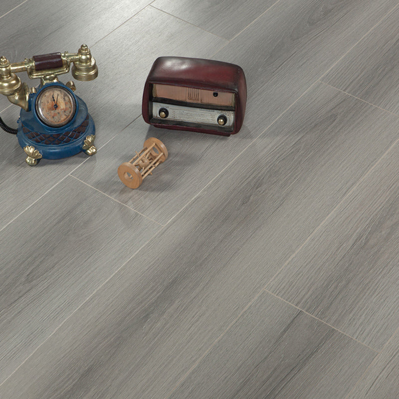 Pine Slip Resistant Laminate Plank Flooring Modern Laminate Floor White Gray Clearhalo 'Flooring 'Home Improvement' 'home_improvement' 'home_improvement_laminate_flooring' 'Laminate Flooring' 'laminate_flooring' Walls and Ceiling' 6528522