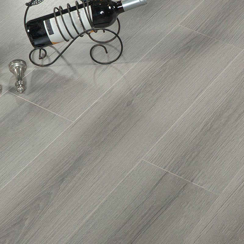 Modern Simple Laminate Floor Solid Wood Laminate Floor with Scratch Resistant Dark Gray Clearhalo 'Flooring 'Home Improvement' 'home_improvement' 'home_improvement_laminate_flooring' 'Laminate Flooring' 'laminate_flooring' Walls and Ceiling' 6528613