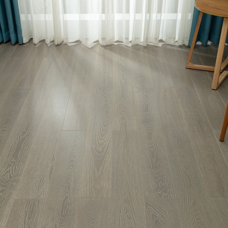 Modern Medium Laminate Flooring Natural Oak Laminate Plank Flooring Silver Gray Clearhalo 'Flooring 'Home Improvement' 'home_improvement' 'home_improvement_laminate_flooring' 'Laminate Flooring' 'laminate_flooring' Walls and Ceiling' 6528650