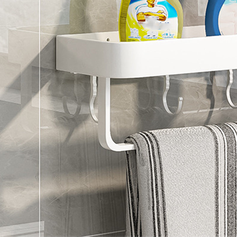 Contemporary Bathroom Accessory Set Metal Bath Shelf in White Clearhalo 'Bathroom Hardware Sets' 'Bathroom Hardware' 'Bathroom Remodel & Bathroom Fixtures' 'bathroom_hardware_sets' 'Home Improvement' 'home_improvement' 'home_improvement_bathroom_hardware_sets' 6550843