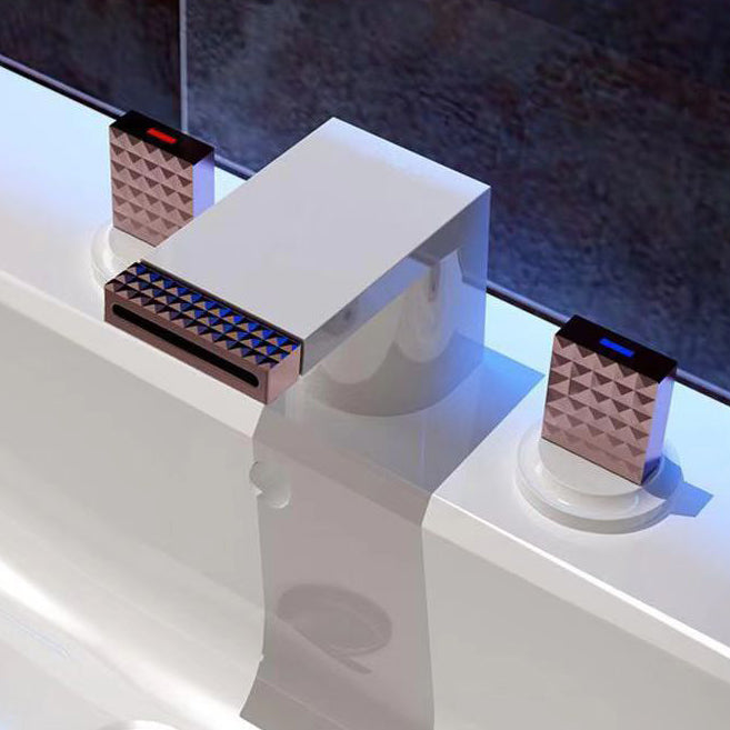 Contemporary Deck Mounted Metal Roman Tub Faucet Low Arc Roman Tub Faucet Set Clearhalo 'Bathroom Remodel & Bathroom Fixtures' 'Bathtub Faucets' 'bathtub_faucets' 'Home Improvement' 'home_improvement' 'home_improvement_bathtub_faucets' 6558332