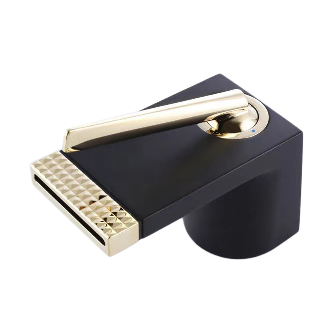 Contemporary Deck Mounted Metal Roman Tub Faucet Low Arc Roman Tub Faucet Set Clearhalo 'Bathroom Remodel & Bathroom Fixtures' 'Bathtub Faucets' 'bathtub_faucets' 'Home Improvement' 'home_improvement' 'home_improvement_bathtub_faucets' 6558347