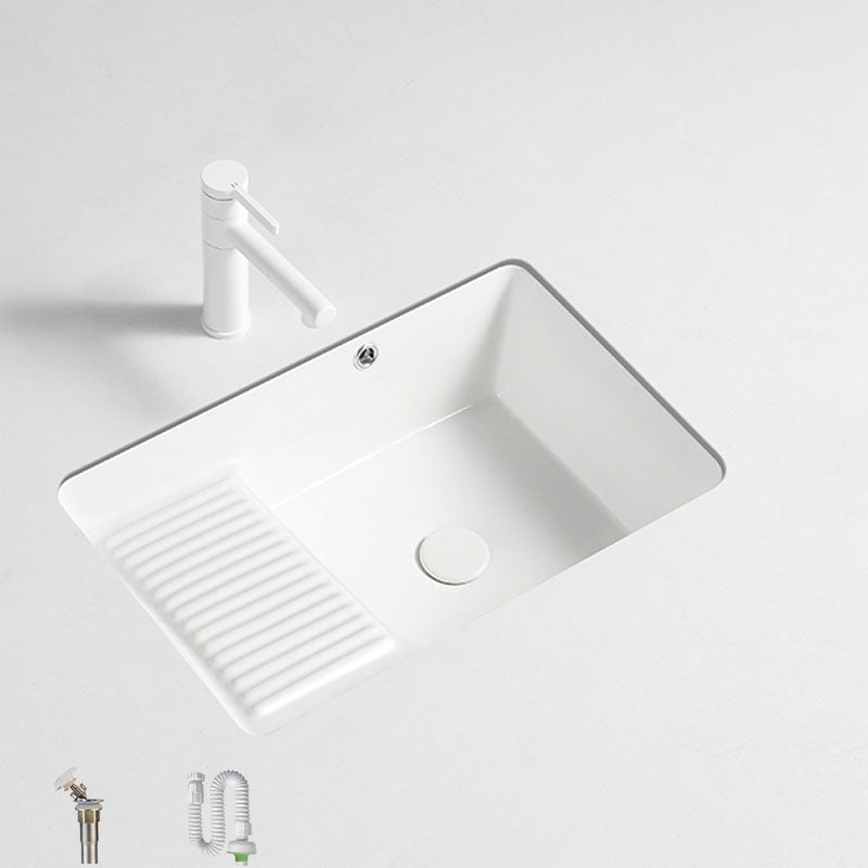 Traditional Undermount Vanity Sink Porcelain Rectangular with Overflow Basin Sink 23"L x 16"W x 8"H Sink Clearhalo 'Bathroom Remodel & Bathroom Fixtures' 'Bathroom Sinks & Faucet Components' 'Bathroom Sinks' 'bathroom_sink' 'Home Improvement' 'home_improvement' 'home_improvement_bathroom_sink' 6559208