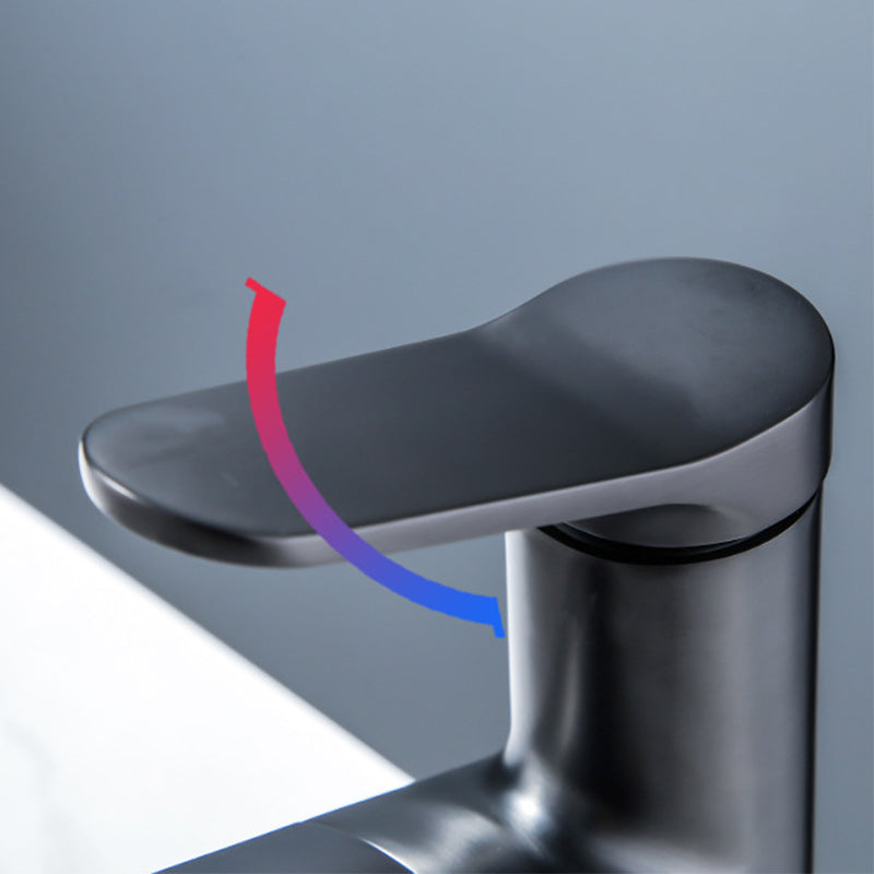 Vessel Sink Faucet Modern Pull-out Bathroom Faucet with One Lever Handle Clearhalo 'Bathroom Remodel & Bathroom Fixtures' 'Bathroom Sink Faucets' 'Bathroom Sinks & Faucet Components' 'bathroom_sink_faucets' 'Home Improvement' 'home_improvement' 'home_improvement_bathroom_sink_faucets' 6578034