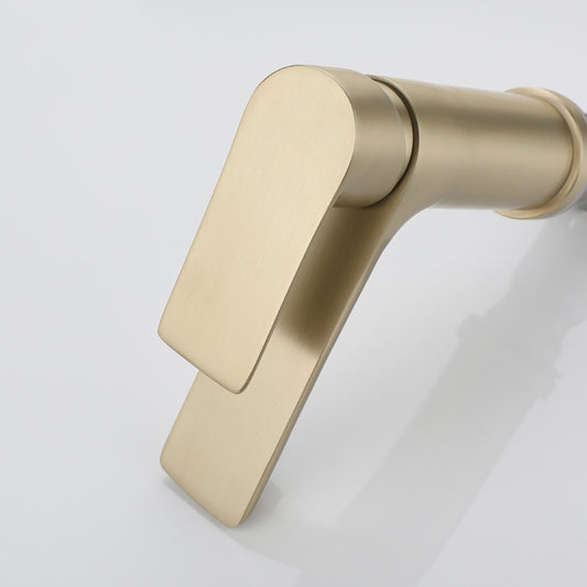 Modern Brass Basin Faucet Single Hole Bathroom Faucet Lever Handle Sink Faucet Clearhalo 'Bathroom Remodel & Bathroom Fixtures' 'Bathroom Sink Faucets' 'Bathroom Sinks & Faucet Components' 'bathroom_sink_faucets' 'Home Improvement' 'home_improvement' 'home_improvement_bathroom_sink_faucets' 6615450