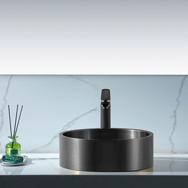 Contemporary Bathroom Sink Metal Round Vessel Bathroom Sink with Pop-Up Drain Clearhalo 'Bathroom Remodel & Bathroom Fixtures' 'Bathroom Sinks & Faucet Components' 'Bathroom Sinks' 'bathroom_sink' 'Home Improvement' 'home_improvement' 'home_improvement_bathroom_sink' 6616260