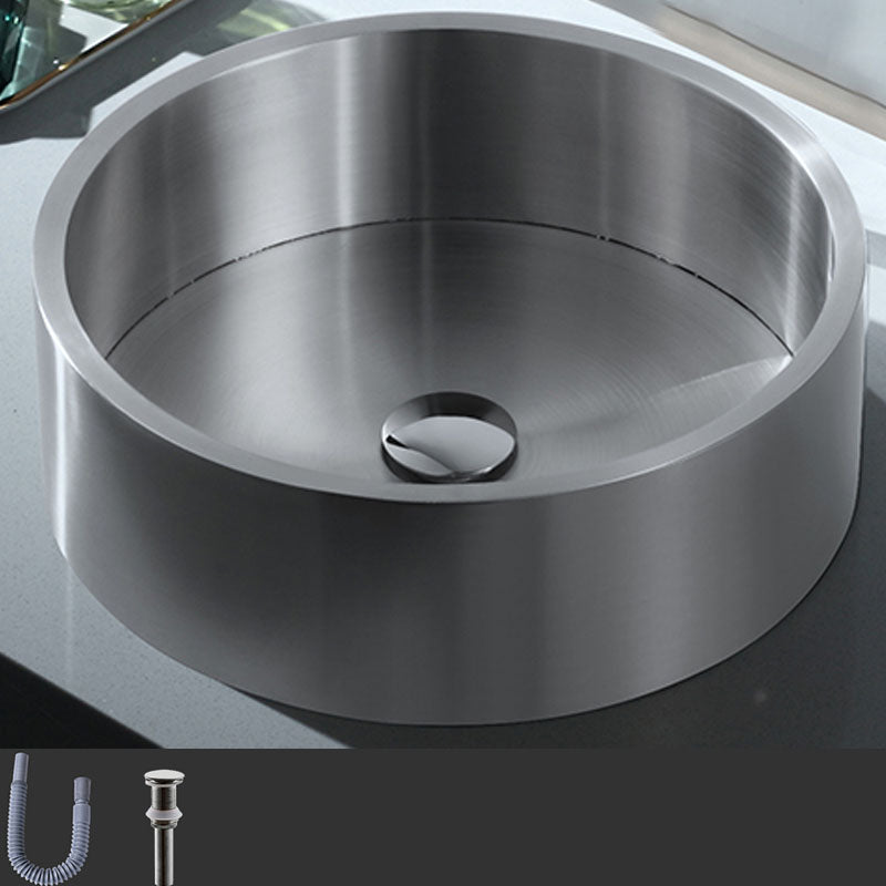 Contemporary Bathroom Sink Metal Round Vessel Bathroom Sink with Pop-Up Drain Silver None Sink Clearhalo 'Bathroom Remodel & Bathroom Fixtures' 'Bathroom Sinks & Faucet Components' 'Bathroom Sinks' 'bathroom_sink' 'Home Improvement' 'home_improvement' 'home_improvement_bathroom_sink' 6616271
