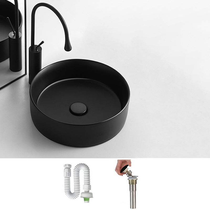 Modern Bathroom Sink Porcelain Round Vessel Sink with Pop-Up Drain 16"L x 16"W x 5"H Black Sink Clearhalo 'Bathroom Remodel & Bathroom Fixtures' 'Bathroom Sinks & Faucet Components' 'Bathroom Sinks' 'bathroom_sink' 'Home Improvement' 'home_improvement' 'home_improvement_bathroom_sink' 6627688