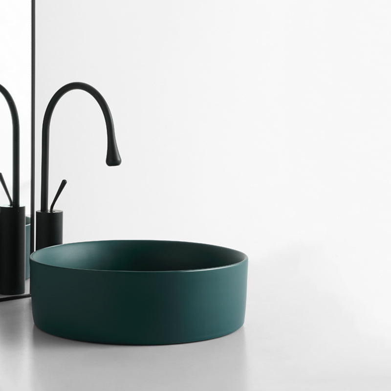 Modern Bathroom Sink Porcelain Round Vessel Sink with Pop-Up Drain Clearhalo 'Bathroom Remodel & Bathroom Fixtures' 'Bathroom Sinks & Faucet Components' 'Bathroom Sinks' 'bathroom_sink' 'Home Improvement' 'home_improvement' 'home_improvement_bathroom_sink' 6627703