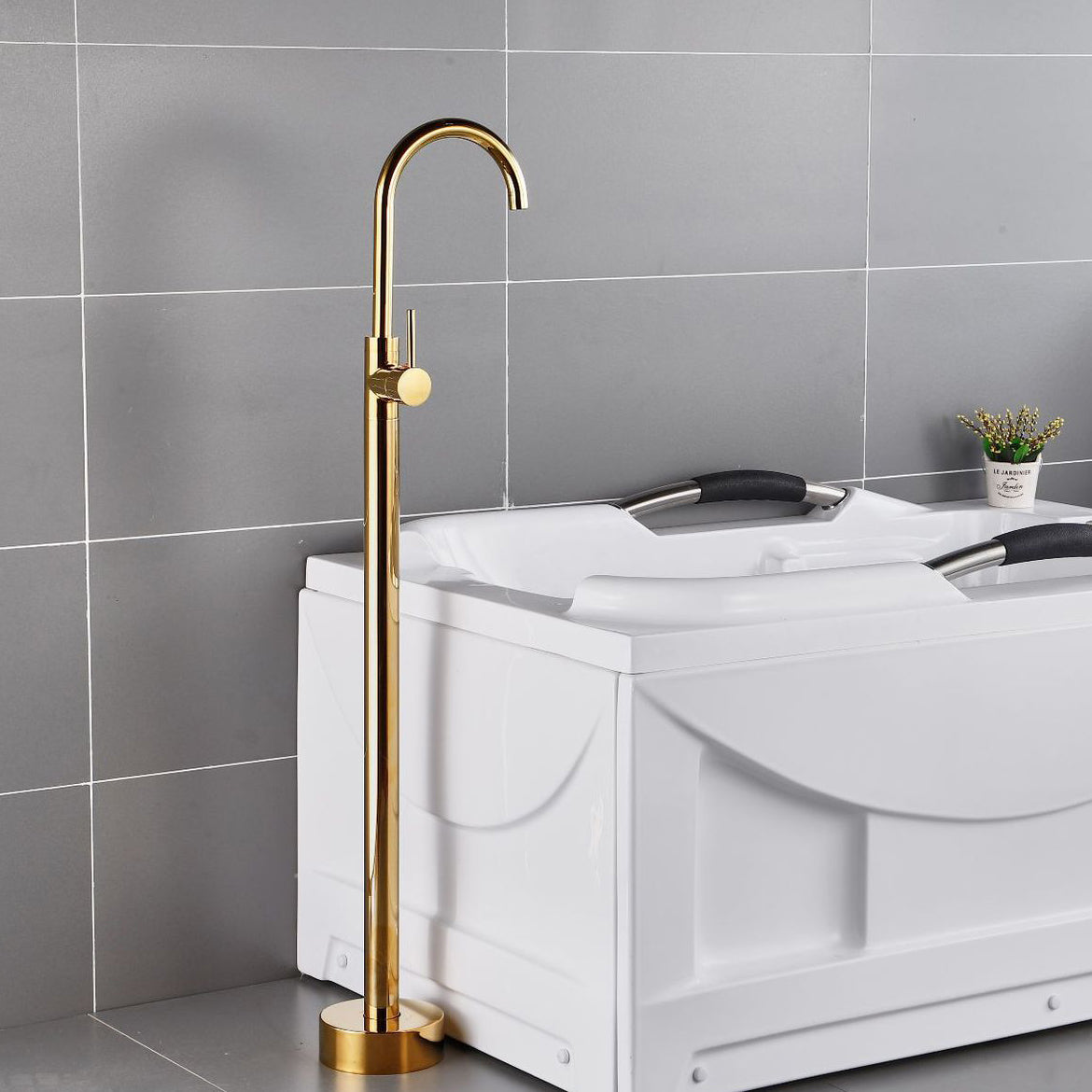 Traditional Floor Mounted Metal Freestanding Tub Filler Single Handle Freestanding Faucet Gold Hand Shower Not Included Clearhalo 'Bathroom Remodel & Bathroom Fixtures' 'Bathtub Faucets' 'bathtub_faucets' 'Home Improvement' 'home_improvement' 'home_improvement_bathtub_faucets' 6628669