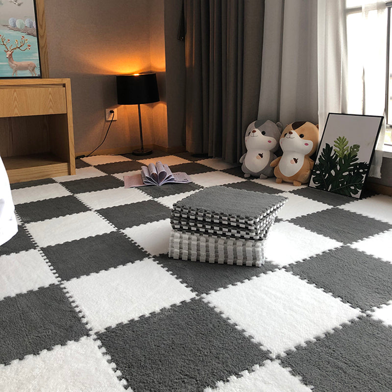 Interlocking Carpet Tiles Color Block Interlocking Carpet Floor Tile Gray-White Clearhalo 'Carpet Tiles & Carpet Squares' 'carpet_tiles_carpet_squares' 'Flooring 'Home Improvement' 'home_improvement' 'home_improvement_carpet_tiles_carpet_squares' Walls and Ceiling' 6642948