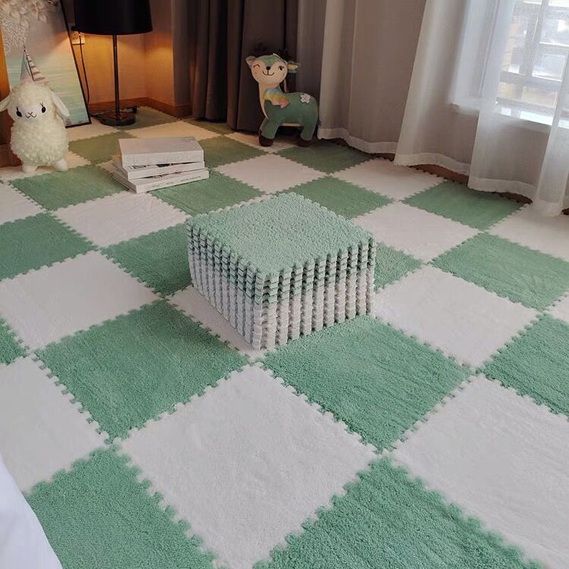 Interlocking Carpet Tiles Color Block Interlocking Carpet Floor Tile Green-White Clearhalo 'Carpet Tiles & Carpet Squares' 'carpet_tiles_carpet_squares' 'Flooring 'Home Improvement' 'home_improvement' 'home_improvement_carpet_tiles_carpet_squares' Walls and Ceiling' 6642970
