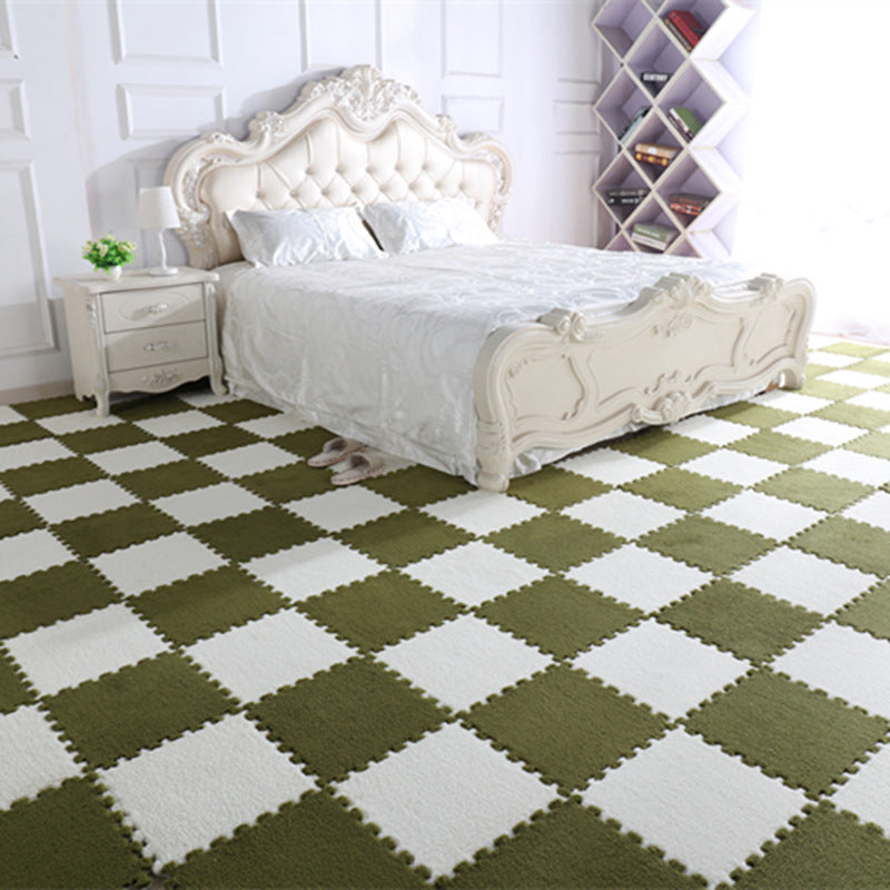Fade Resistant Level Loop Carpet Tile Non-Skid Interlocking Bedroom Carpet Tiles White-Green Clearhalo 'Carpet Tiles & Carpet Squares' 'carpet_tiles_carpet_squares' 'Flooring 'Home Improvement' 'home_improvement' 'home_improvement_carpet_tiles_carpet_squares' Walls and Ceiling' 6643098