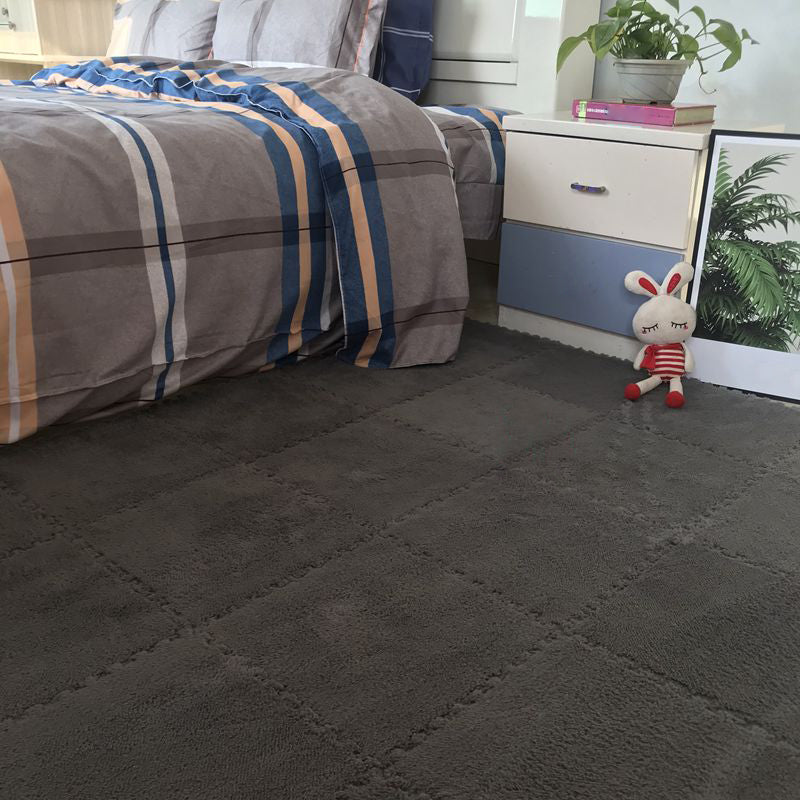 Modern Carpet Tile Level Loop Interlocking Non-Skid Carpet Tiles Dark Gray Clearhalo 'Carpet Tiles & Carpet Squares' 'carpet_tiles_carpet_squares' 'Flooring 'Home Improvement' 'home_improvement' 'home_improvement_carpet_tiles_carpet_squares' Walls and Ceiling' 6643278