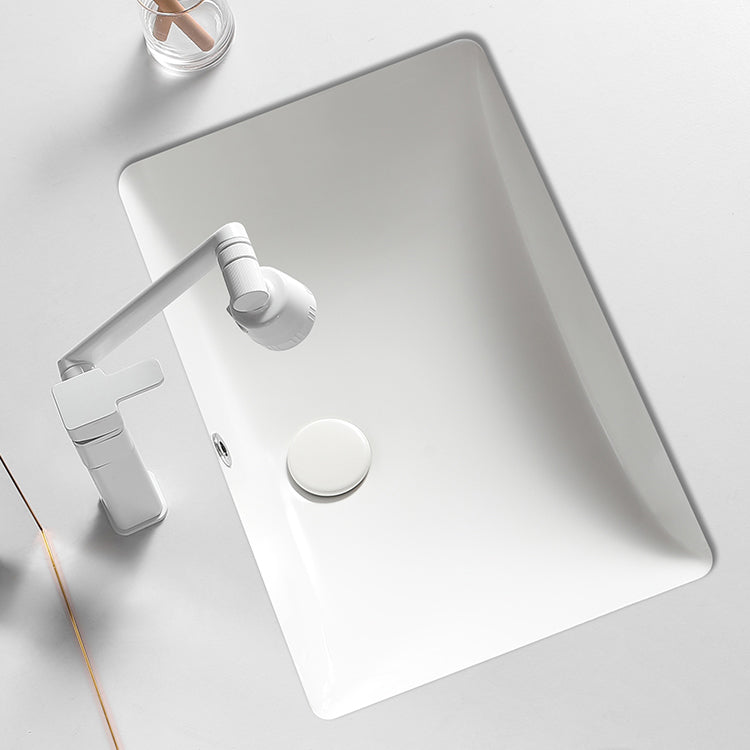 Modern White Undermount Bathroom Sink Porcelain Undermount Bathroom Sink Clearhalo 'Bathroom Remodel & Bathroom Fixtures' 'Bathroom Sinks & Faucet Components' 'Bathroom Sinks' 'bathroom_sink' 'Home Improvement' 'home_improvement' 'home_improvement_bathroom_sink' 6644195