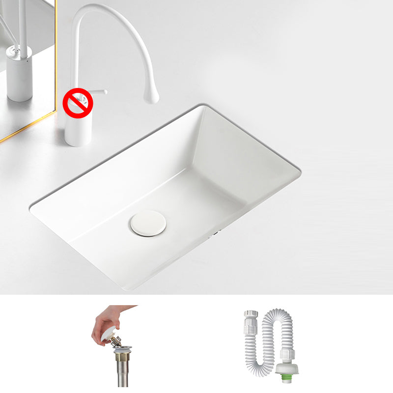 Modern White Undermount Bathroom Sink Porcelain Undermount Bathroom Sink 19"L x 11"W x 5"H Sink Clearhalo 'Bathroom Remodel & Bathroom Fixtures' 'Bathroom Sinks & Faucet Components' 'Bathroom Sinks' 'bathroom_sink' 'Home Improvement' 'home_improvement' 'home_improvement_bathroom_sink' 6644218