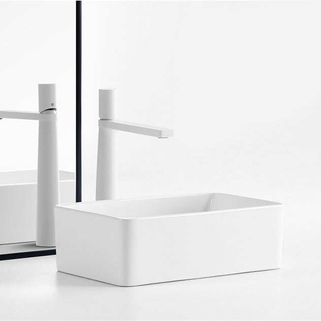 Modern Vessel Bathroom Sink Square Porcelain with Pop-Up Drain Wash Stand Clearhalo 'Bathroom Remodel & Bathroom Fixtures' 'Bathroom Sinks & Faucet Components' 'Bathroom Sinks' 'bathroom_sink' 'Home Improvement' 'home_improvement' 'home_improvement_bathroom_sink' 6644246