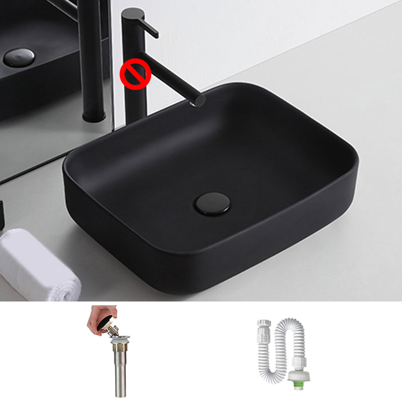 Modern Trough Bathroom Sink White and Black Trough Bathroom Sink 16"L x 12"W x 5"H Black Sink Clearhalo 'Bathroom Remodel & Bathroom Fixtures' 'Bathroom Sinks & Faucet Components' 'Bathroom Sinks' 'bathroom_sink' 'Home Improvement' 'home_improvement' 'home_improvement_bathroom_sink' 6659013