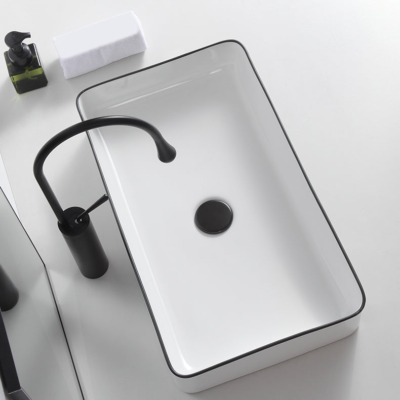 Modern Trough Bathroom Sink White and Black Trough Bathroom Sink Clearhalo 'Bathroom Remodel & Bathroom Fixtures' 'Bathroom Sinks & Faucet Components' 'Bathroom Sinks' 'bathroom_sink' 'Home Improvement' 'home_improvement' 'home_improvement_bathroom_sink' 6659016