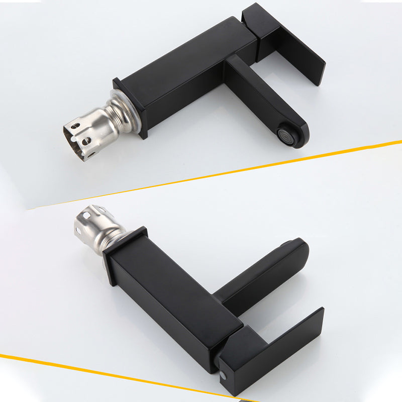 Modern Lavatory Faucet Centerset Bathroom Sink Faucet in Black Clearhalo 'Bathroom Remodel & Bathroom Fixtures' 'Bathroom Sink Faucets' 'Bathroom Sinks & Faucet Components' 'bathroom_sink_faucets' 'Home Improvement' 'home_improvement' 'home_improvement_bathroom_sink_faucets' 6667151