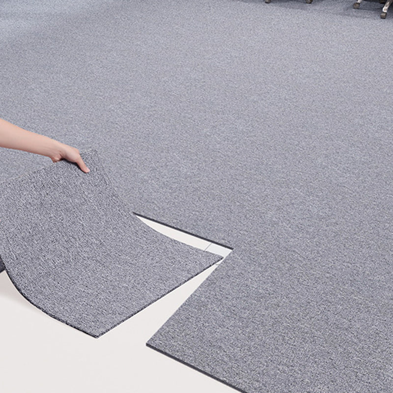 Gray Tone Level Loop Carpet Tile Solid Color Indoor Office Carpet Tile Light Gray Clearhalo 'Carpet Tiles & Carpet Squares' 'carpet_tiles_carpet_squares' 'Flooring 'Home Improvement' 'home_improvement' 'home_improvement_carpet_tiles_carpet_squares' Walls and Ceiling' 6682107