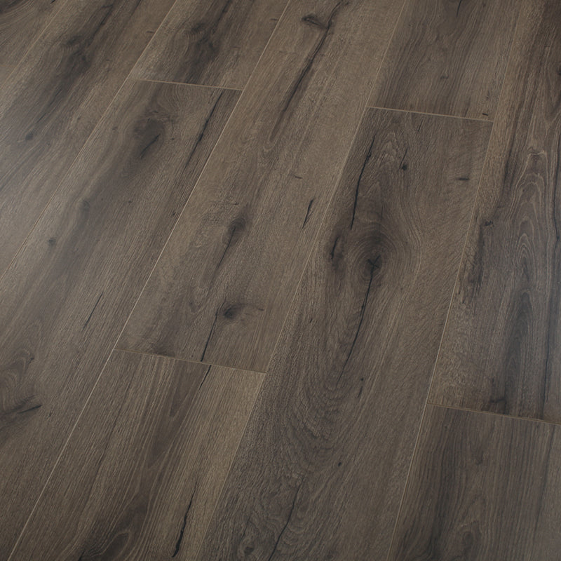 Modern Laminate Floor Wood Click-Lock Mildew Resistant Laminate Plank Flooring Brown Clearhalo 'Flooring 'Home Improvement' 'home_improvement' 'home_improvement_laminate_flooring' 'Laminate Flooring' 'laminate_flooring' Walls and Ceiling' 6682356