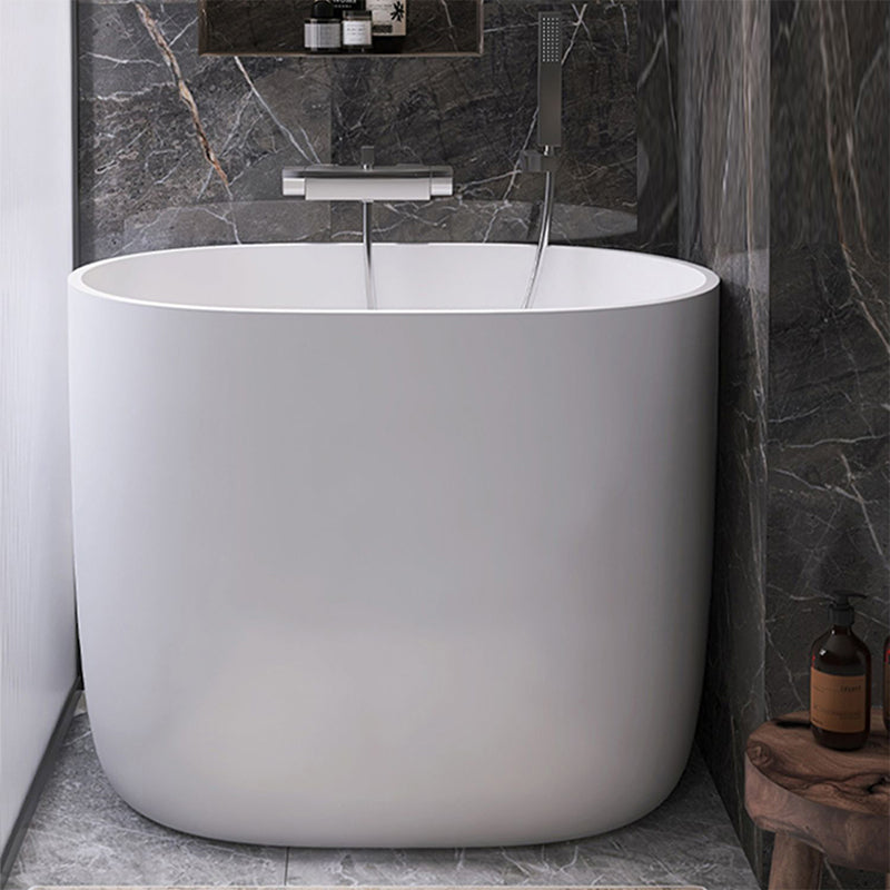 Modern Style Freestanding Bath Tub Acrylic Oval Bathtub in White 39"L x 23"W x 27"H Tub Clearhalo 'Bathroom Remodel & Bathroom Fixtures' 'Bathtubs' 'Home Improvement' 'home_improvement' 'home_improvement_bathtubs' 'Showers & Bathtubs' 6688987