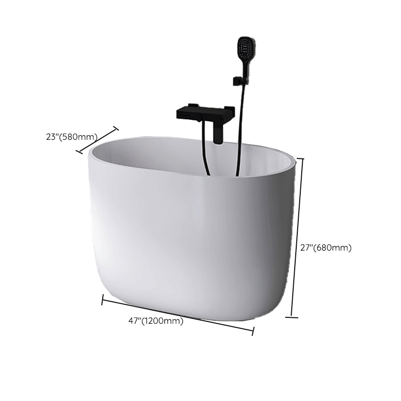 Modern Style Freestanding Bath Tub Acrylic Oval Bathtub in White Clearhalo 'Bathroom Remodel & Bathroom Fixtures' 'Bathtubs' 'Home Improvement' 'home_improvement' 'home_improvement_bathtubs' 'Showers & Bathtubs' 6689010