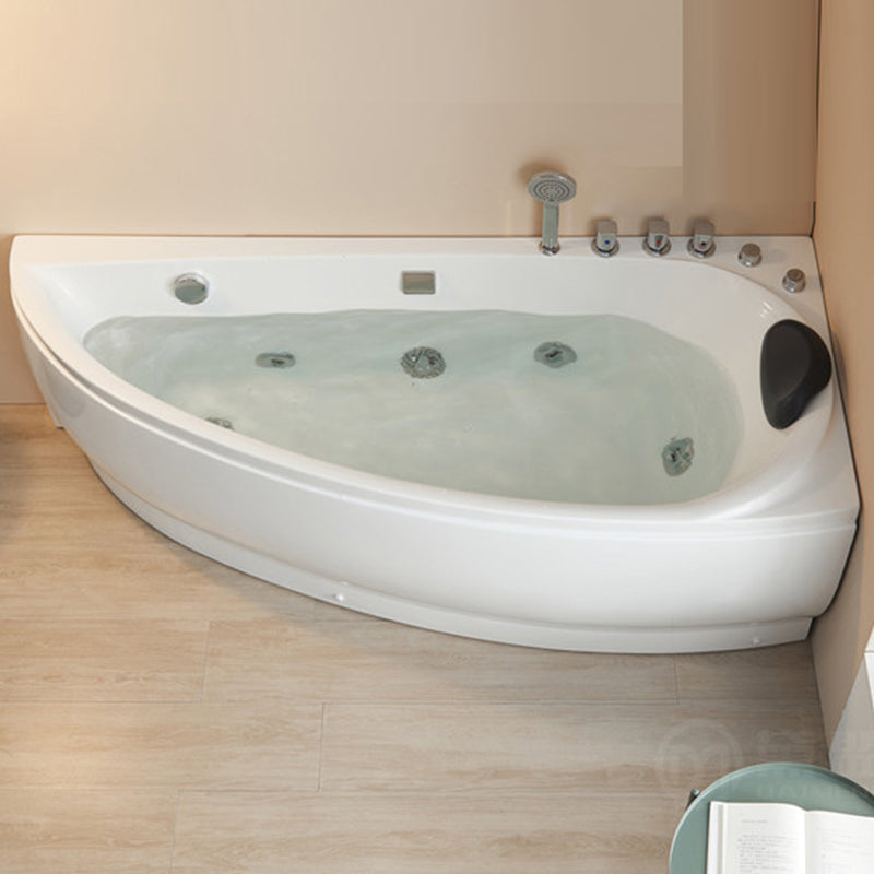 Modern Acrylic Corner Bathtub Soaking/Whirlpool Back to Wall Bathtub Clearhalo 'Bathroom Remodel & Bathroom Fixtures' 'Bathtubs' 'Home Improvement' 'home_improvement' 'home_improvement_bathtubs' 'Showers & Bathtubs' 6689067