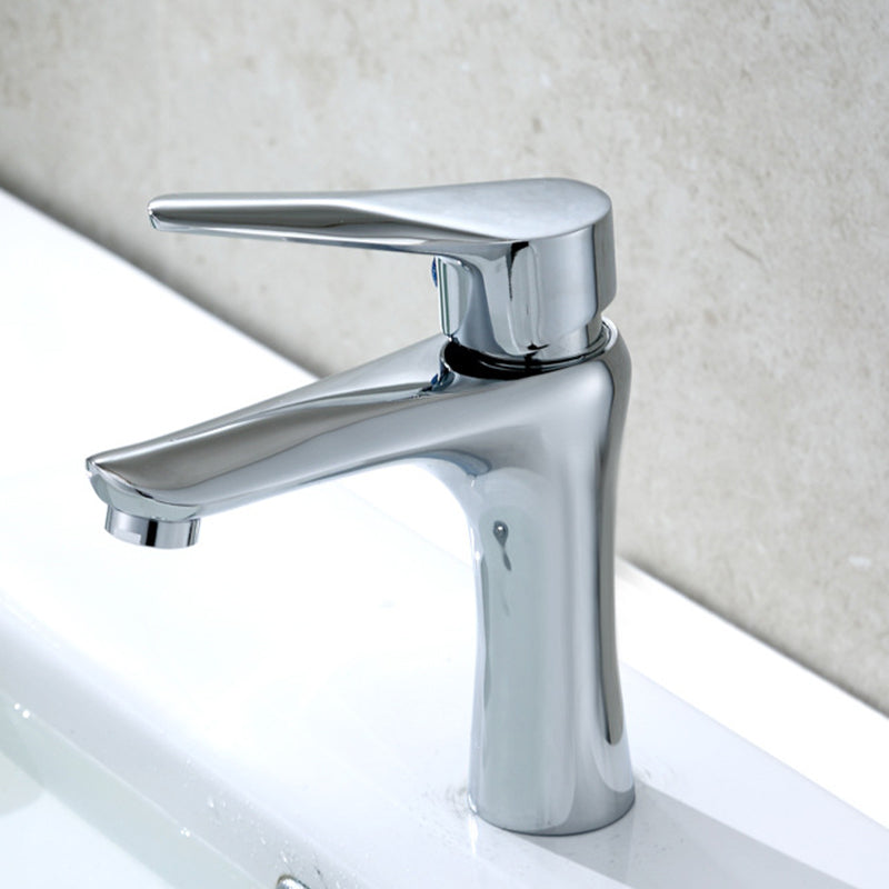 Single Hole Lavatory Faucet Lever Handle 1 Hole Faucet for Bathroom Clearhalo 'Bathroom Remodel & Bathroom Fixtures' 'Bathroom Sink Faucets' 'Bathroom Sinks & Faucet Components' 'bathroom_sink_faucets' 'Home Improvement' 'home_improvement' 'home_improvement_bathroom_sink_faucets' 6694024