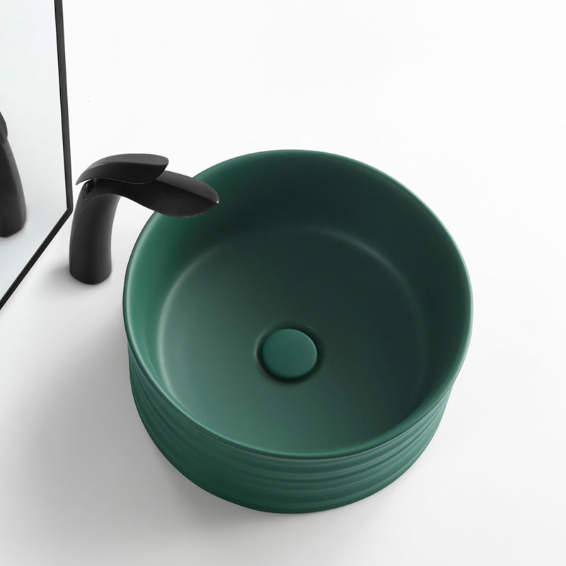 Modern Vessel Bathroom Sink Circular Porcelain with Pop-Up Drain Vessel Sink Clearhalo 'Bathroom Remodel & Bathroom Fixtures' 'Bathroom Sinks & Faucet Components' 'Bathroom Sinks' 'bathroom_sink' 'Home Improvement' 'home_improvement' 'home_improvement_bathroom_sink' 6694811