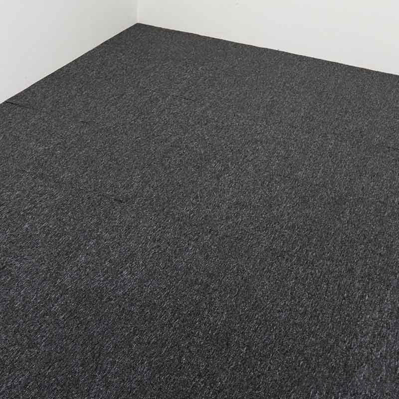Carpet Tile Non-Skid Fade Resistant Geometry Loose Lay Carpet Tiles Living Room Light Gray-Black Clearhalo 'Carpet Tiles & Carpet Squares' 'carpet_tiles_carpet_squares' 'Flooring 'Home Improvement' 'home_improvement' 'home_improvement_carpet_tiles_carpet_squares' Walls and Ceiling' 6695495