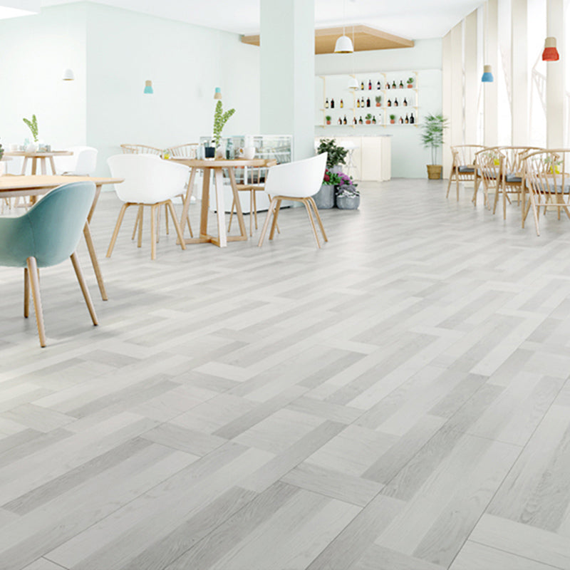 Modern Laminate Flooring Waterproof Slip Resistant Laminate Flooring Light Gray Clearhalo 'Flooring 'Home Improvement' 'home_improvement' 'home_improvement_laminate_flooring' 'Laminate Flooring' 'laminate_flooring' Walls and Ceiling' 6695800