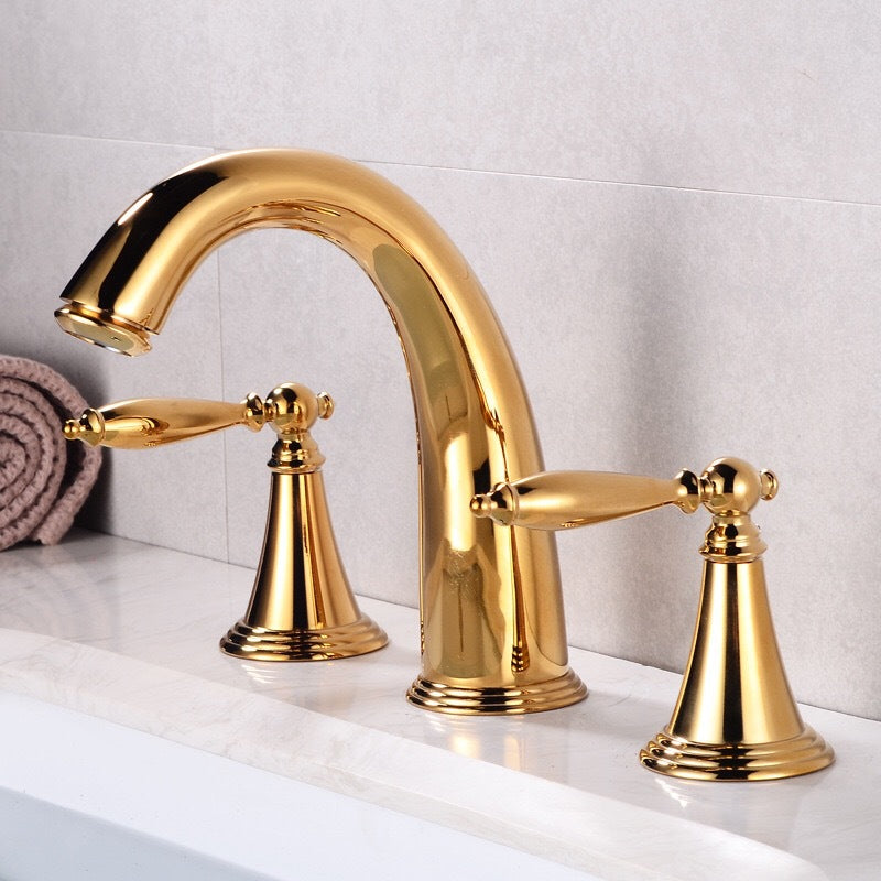 Glam Style Faucet Widespread Sink Faucet with 2 Handles and 3 Holes Golden Clearhalo 'Bathroom Remodel & Bathroom Fixtures' 'Bathroom Sink Faucets' 'Bathroom Sinks & Faucet Components' 'bathroom_sink_faucets' 'Home Improvement' 'home_improvement' 'home_improvement_bathroom_sink_faucets' 6713383