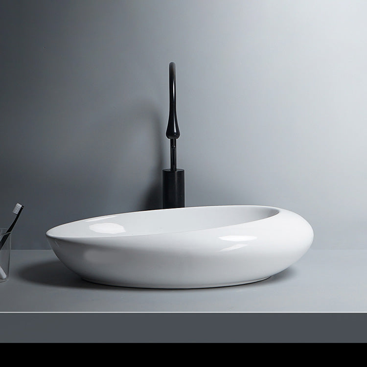 Modern Bathroom Sink Porcelain Oval-Shape Vessel Bathroom Sink with Pop-Up Drain Clearhalo 'Bathroom Remodel & Bathroom Fixtures' 'Bathroom Sinks & Faucet Components' 'Bathroom Sinks' 'bathroom_sink' 'Home Improvement' 'home_improvement' 'home_improvement_bathroom_sink' 6713758