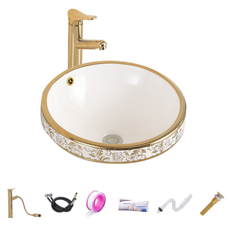 Traditional Bathroom Sink Porcelain Oval-Shape Vessel Bathroom Sink with Pop-Up Drain 18"L x 18"W x 8"H Pull Out Faucet Sink with Faucet Clearhalo 'Bathroom Remodel & Bathroom Fixtures' 'Bathroom Sinks & Faucet Components' 'Bathroom Sinks' 'bathroom_sink' 'Home Improvement' 'home_improvement' 'home_improvement_bathroom_sink' 6727609