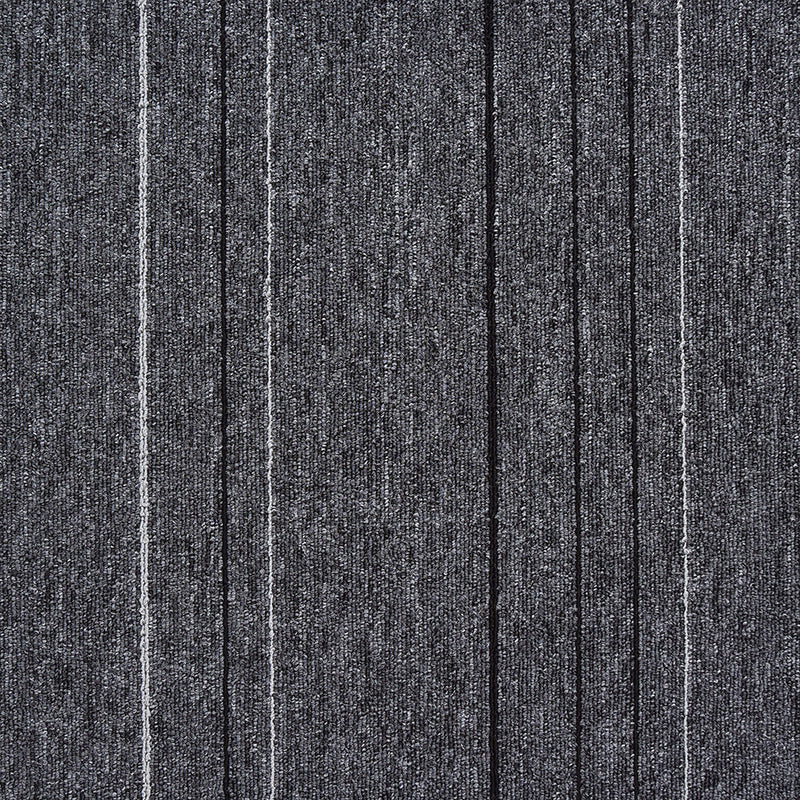 Carpet Tile Fade Resistant Non-Skid Solid Color Loose Lay Carpet Tile Bedroom Light Gray-Black Clearhalo 'Carpet Tiles & Carpet Squares' 'carpet_tiles_carpet_squares' 'Flooring 'Home Improvement' 'home_improvement' 'home_improvement_carpet_tiles_carpet_squares' Walls and Ceiling' 6727718