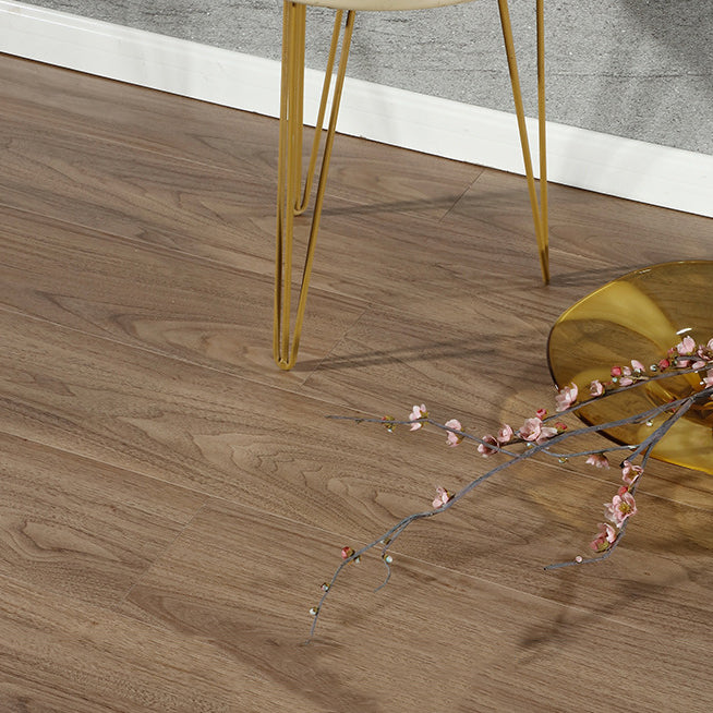 Modern Wood Laminate Floor Natural Oak Textured Laminate Flooring Brown Clearhalo 'Flooring 'Home Improvement' 'home_improvement' 'home_improvement_laminate_flooring' 'Laminate Flooring' 'laminate_flooring' Walls and Ceiling' 6728815