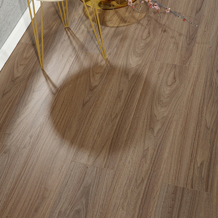 Modern Wood Laminate Floor Natural Oak Textured Laminate Flooring Clearhalo 'Flooring 'Home Improvement' 'home_improvement' 'home_improvement_laminate_flooring' 'Laminate Flooring' 'laminate_flooring' Walls and Ceiling' 6728817