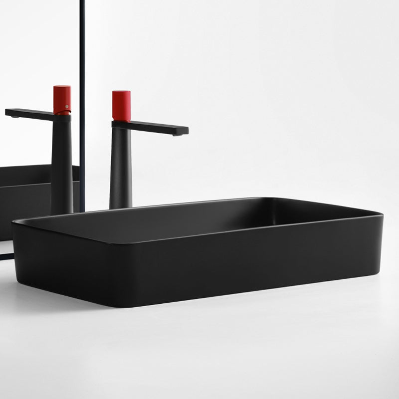 Modern Bathroom Sink Ceramic Oval White Basin Drain Assembly Bathroom Sink Clearhalo 'Bathroom Remodel & Bathroom Fixtures' 'Bathroom Sinks & Faucet Components' 'Bathroom Sinks' 'bathroom_sink' 'Home Improvement' 'home_improvement' 'home_improvement_bathroom_sink' 6743389