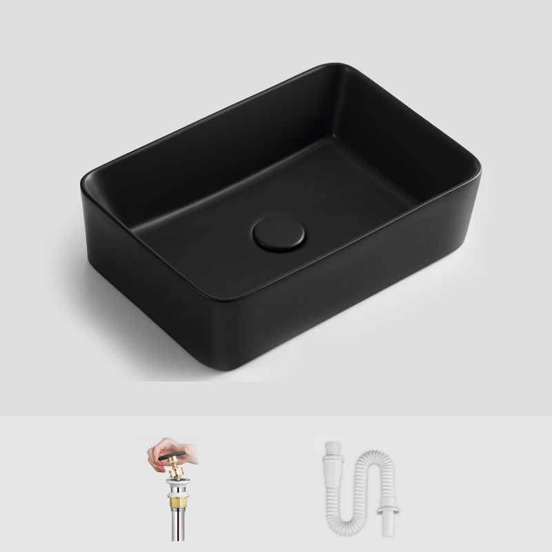 Modern Bathroom Sink Ceramic Oval White Basin Drain Assembly Bathroom Sink 19"L x 13"W x 5"H Black None Clearhalo 'Bathroom Remodel & Bathroom Fixtures' 'Bathroom Sinks & Faucet Components' 'Bathroom Sinks' 'bathroom_sink' 'Home Improvement' 'home_improvement' 'home_improvement_bathroom_sink' 6743390