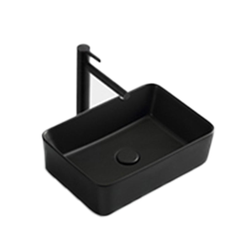 Modern Bathroom Sink Ceramic Oval White Basin Drain Assembly Bathroom Sink Clearhalo 'Bathroom Remodel & Bathroom Fixtures' 'Bathroom Sinks & Faucet Components' 'Bathroom Sinks' 'bathroom_sink' 'Home Improvement' 'home_improvement' 'home_improvement_bathroom_sink' 6743398