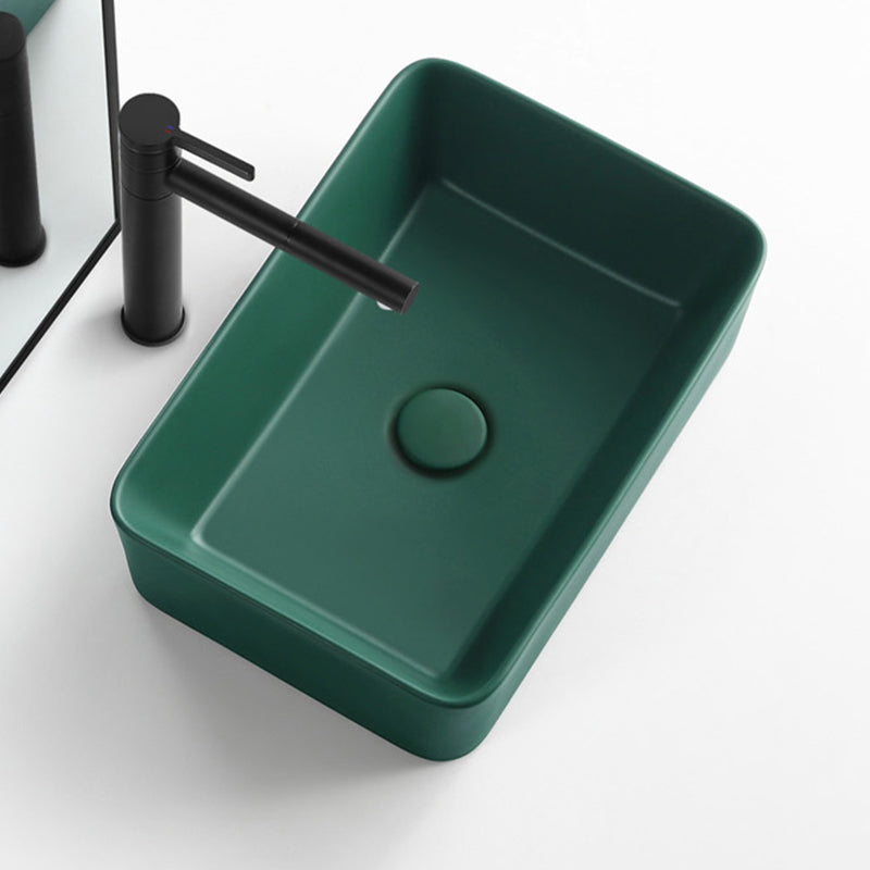 Modern Bathroom Sink Ceramic Oval White Basin Drain Assembly Bathroom Sink Clearhalo 'Bathroom Remodel & Bathroom Fixtures' 'Bathroom Sinks & Faucet Components' 'Bathroom Sinks' 'bathroom_sink' 'Home Improvement' 'home_improvement' 'home_improvement_bathroom_sink' 6743417