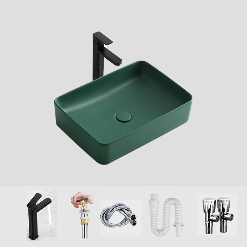 Modern Bathroom Sink Ceramic Oval White Basin Drain Assembly Bathroom Sink 21"L x 15"W x 5"H Green Square Faucet Clearhalo 'Bathroom Remodel & Bathroom Fixtures' 'Bathroom Sinks & Faucet Components' 'Bathroom Sinks' 'bathroom_sink' 'Home Improvement' 'home_improvement' 'home_improvement_bathroom_sink' 6743421