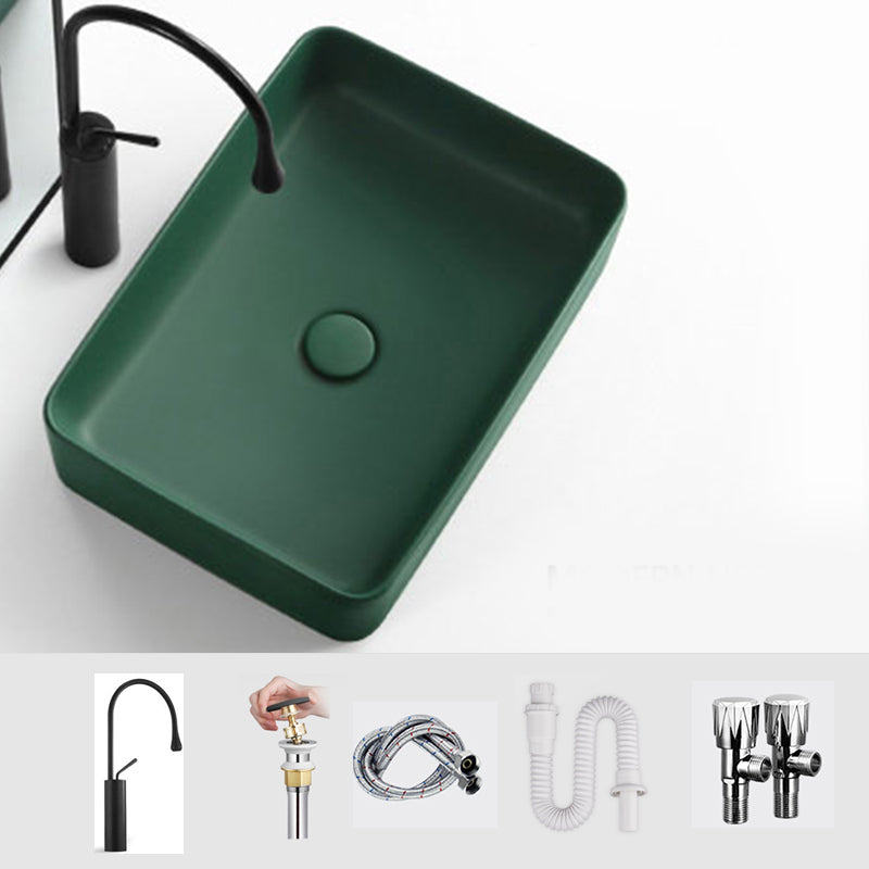 Modern Bathroom Sink Ceramic Oval White Basin Drain Assembly Bathroom Sink 21"L x 15"W x 5"H Green Gooseneck Faucet Clearhalo 'Bathroom Remodel & Bathroom Fixtures' 'Bathroom Sinks & Faucet Components' 'Bathroom Sinks' 'bathroom_sink' 'Home Improvement' 'home_improvement' 'home_improvement_bathroom_sink' 6743427