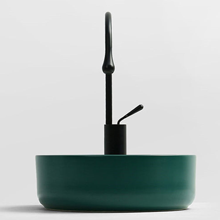 Bathroom Sink Oval Ceramic Basin Bathroom Sink with Drain Assembly Clearhalo 'Bathroom Remodel & Bathroom Fixtures' 'Bathroom Sinks & Faucet Components' 'Bathroom Sinks' 'bathroom_sink' 'Home Improvement' 'home_improvement' 'home_improvement_bathroom_sink' 6743486