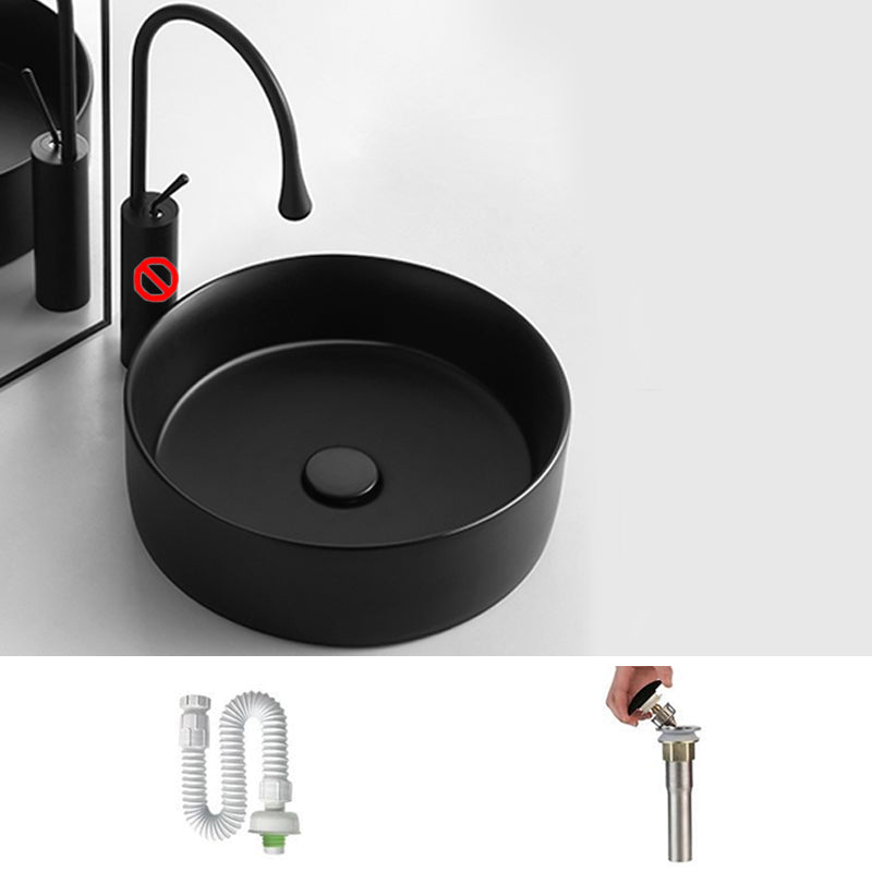 Bathroom Sink Oval Ceramic Basin Bathroom Sink with Drain Assembly 16"L x 16"W x 5"H Black Sink Clearhalo 'Bathroom Remodel & Bathroom Fixtures' 'Bathroom Sinks & Faucet Components' 'Bathroom Sinks' 'bathroom_sink' 'Home Improvement' 'home_improvement' 'home_improvement_bathroom_sink' 6743496